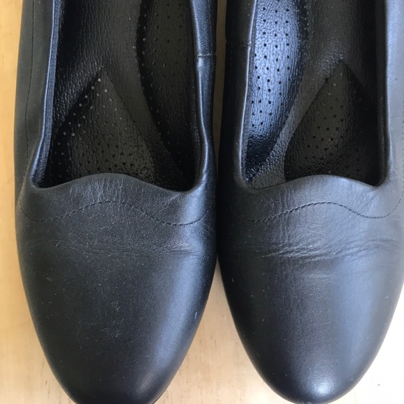 Leather pumps size 8 1/2 - Picture 5 of 8